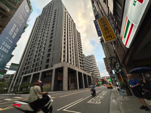 台北晶麒高樓景觀,台北市萬華區康定路