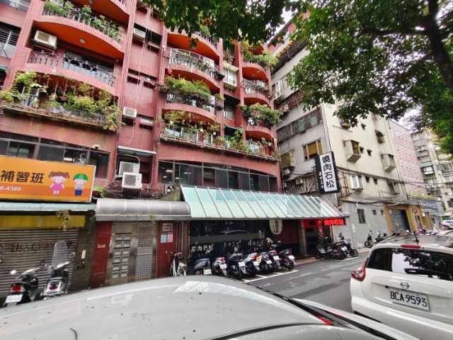 慶城公園一樓金店面,台北市松山區南京東路三段