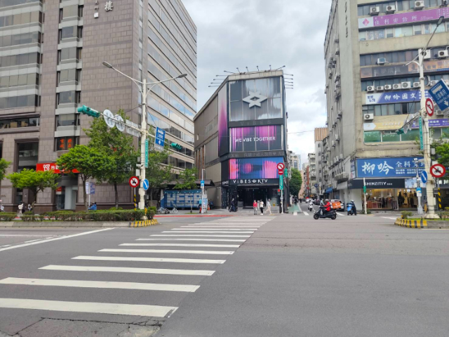 慶城公園一樓金店面,台北市松山區南京東路三段
