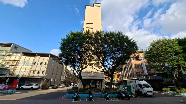 三重捷運商圈三角店面,新北市三重區仁愛街
