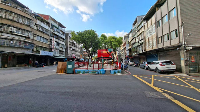 三重捷運商圈三角店面,新北市三重區仁愛街