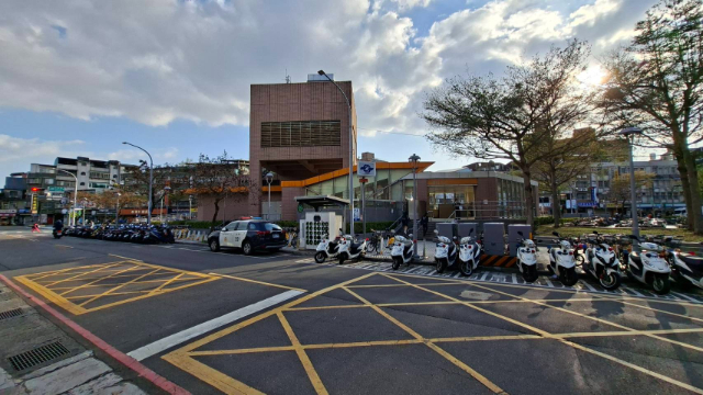 三重捷運商圈三角店面,新北市三重區仁愛街