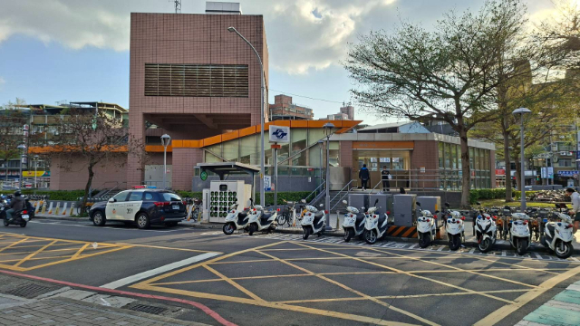 三重捷運商圈三角店面,新北市三重區仁愛街