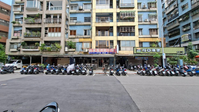 台北大小巨蛋商圈金店面,台北市松山區光復北路